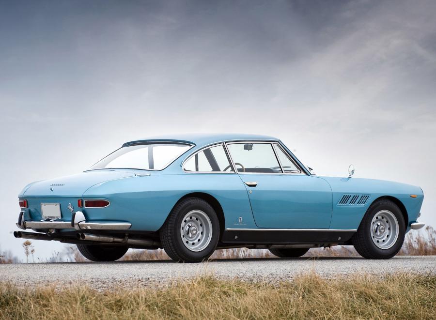  Ferrari 330 GT 2+2 (Series I) 1964 года  (фото 27 из 44)